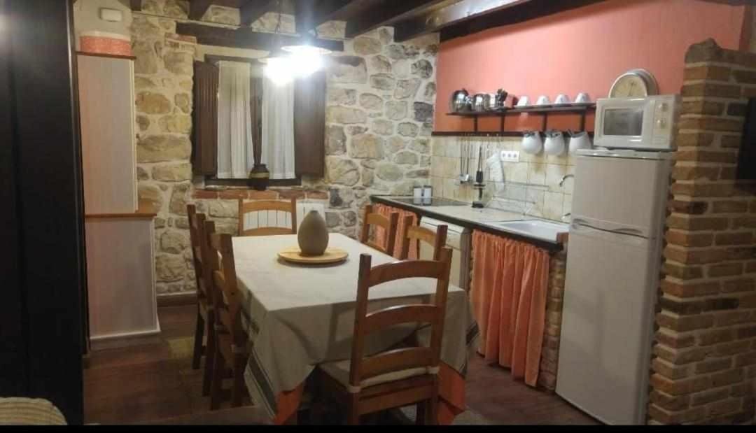 La Gesta Picos De Europa Villa Poo  Esterno foto